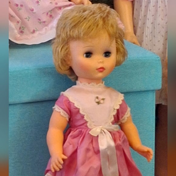 Vintage 1963 Star Doll - Picture 2 of 3